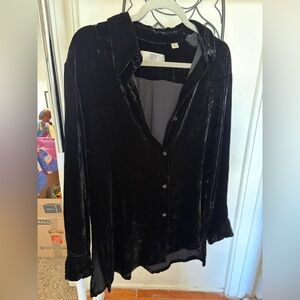 City DKNY black velvet shirt